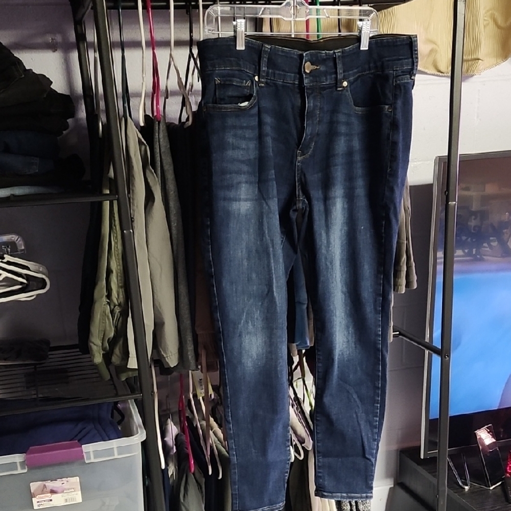 a.n.a Mid-Rise Skinny Jeans in Dark Blue